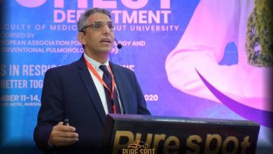 دكتور مصطفى الشاذلي، أستاذ الأمراض الصدرية بكلية طب القصر العيني، جامعة القاهرة