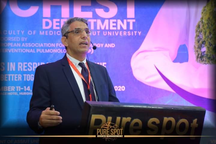 دكتور مصطفى الشاذلي، أستاذ الأمراض الصدرية بكلية طب القصر العيني، جامعة القاهرة