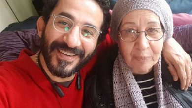 أحمد حلمي ووالدته
