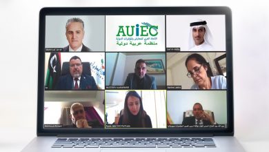 خلال الاجتماع