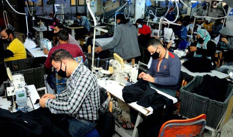 المركزي يستجيب لمطالب غرفتي الملابس والصناعات النسيجية