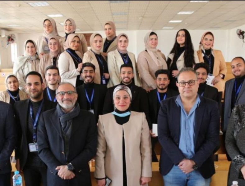 فريق طلاب الإعلام بأكاديمية الشروق