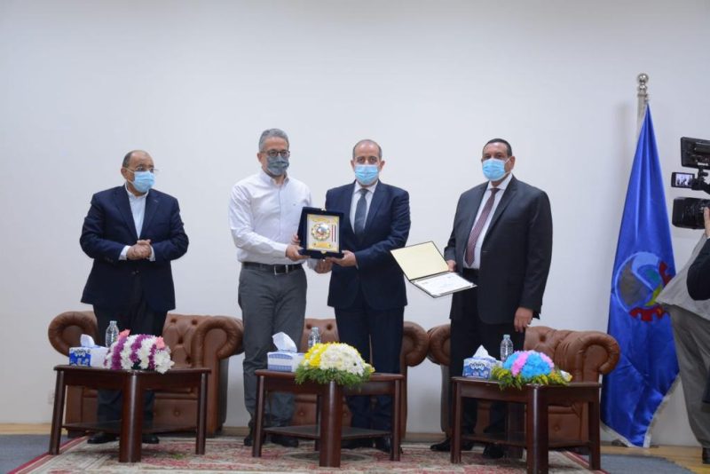 وزير السياحة