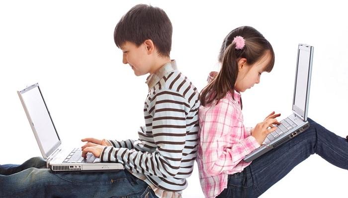 47 114721 Negative Effects Internet Children 700x400