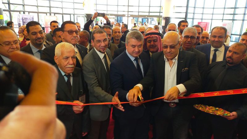 رئيس هيئة التنمية الصناعية يفتتح معرض القاهرة الدولي للجلود في دورته السابعة عشر