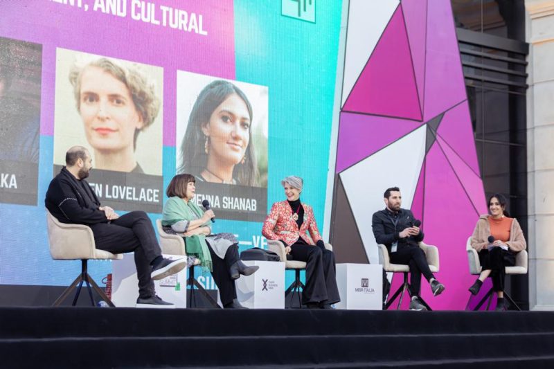 1caa53d9 322a 4508 8409 8e70d9e986f9