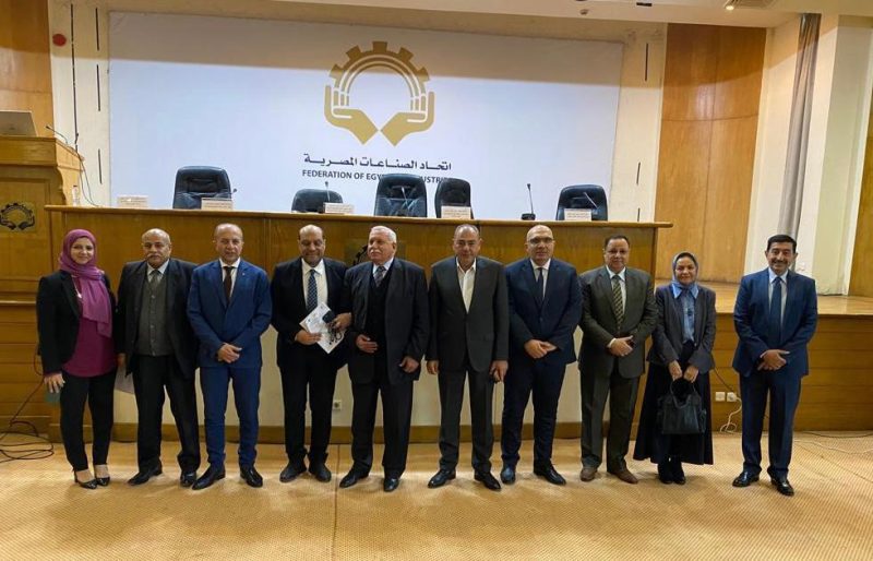 "غرفة الصناعات النسيجية" تنظم ندوة عن ربط البحث العلمي بالصناعة والمساهمة في تطوير القطاع