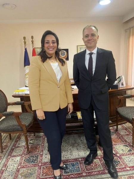 9ba0c83d D517 4a52 B9ee D24805ad684b