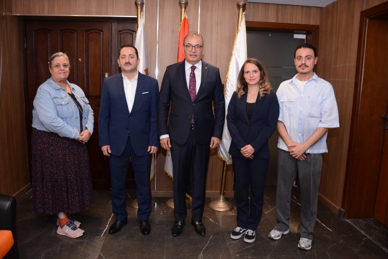 غرفة صناعة الملابس تبحث مع "بورصة" التركية التعاون في توفير الغزول والأقمشة والخامات 