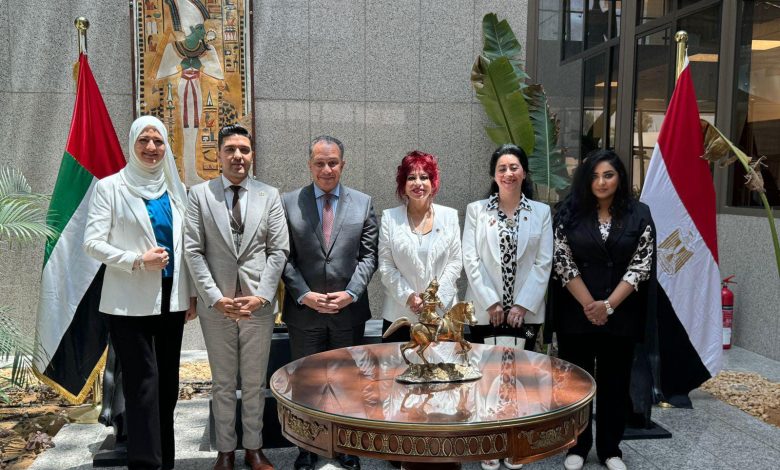 سفير مصر بالإمارات يستقبل وفد المستثمرات العرب على هامش قمة الاستثمار AIM 