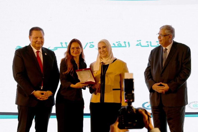 تكريم نيللي كريم