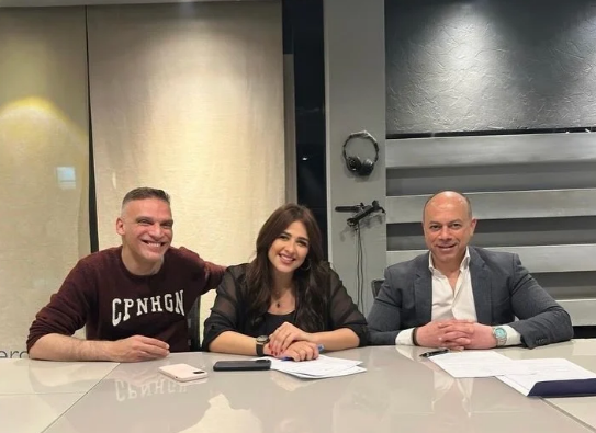 ياسمين عبد العزيز