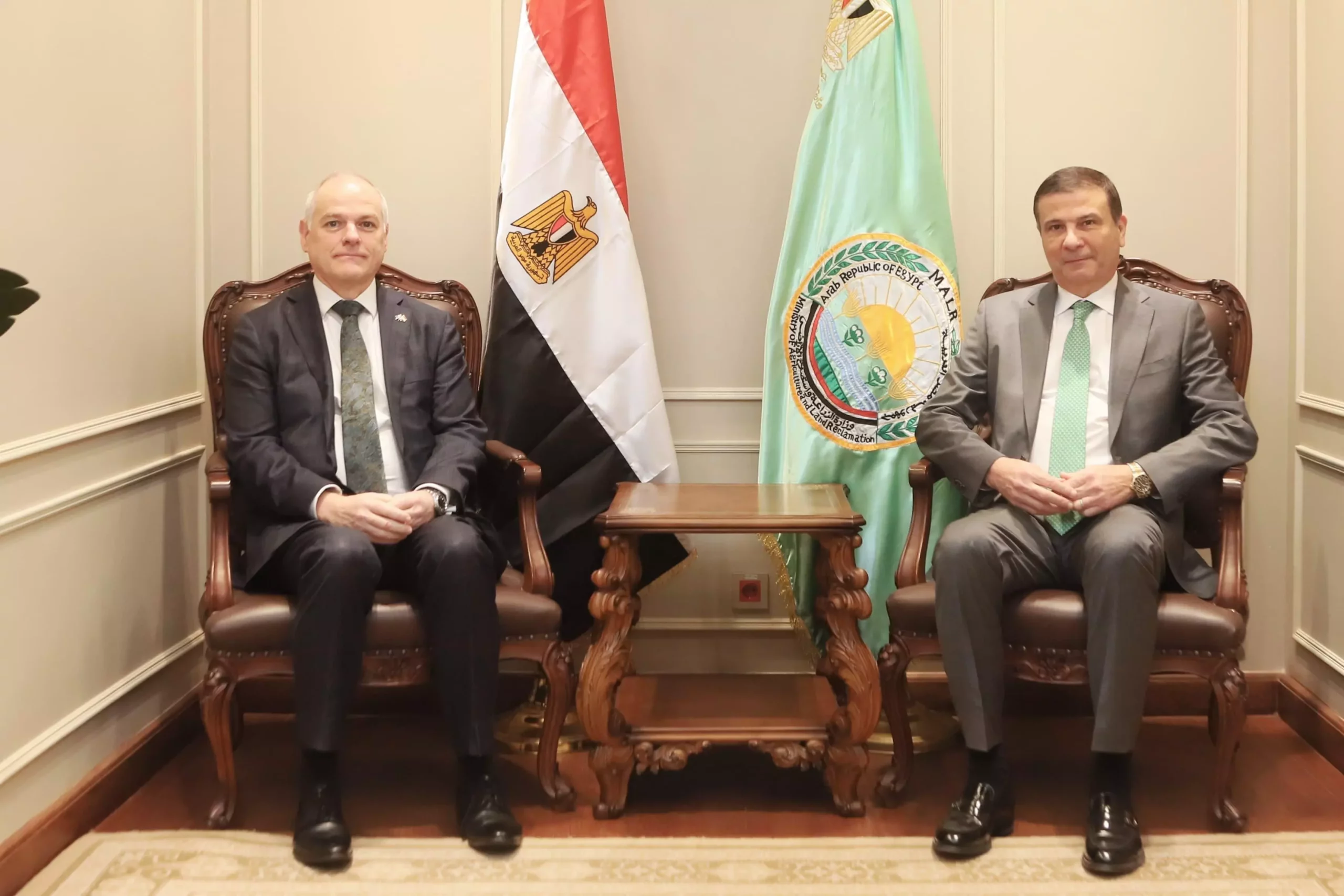 5425e62df2061d33cf19e6f5ba904d14