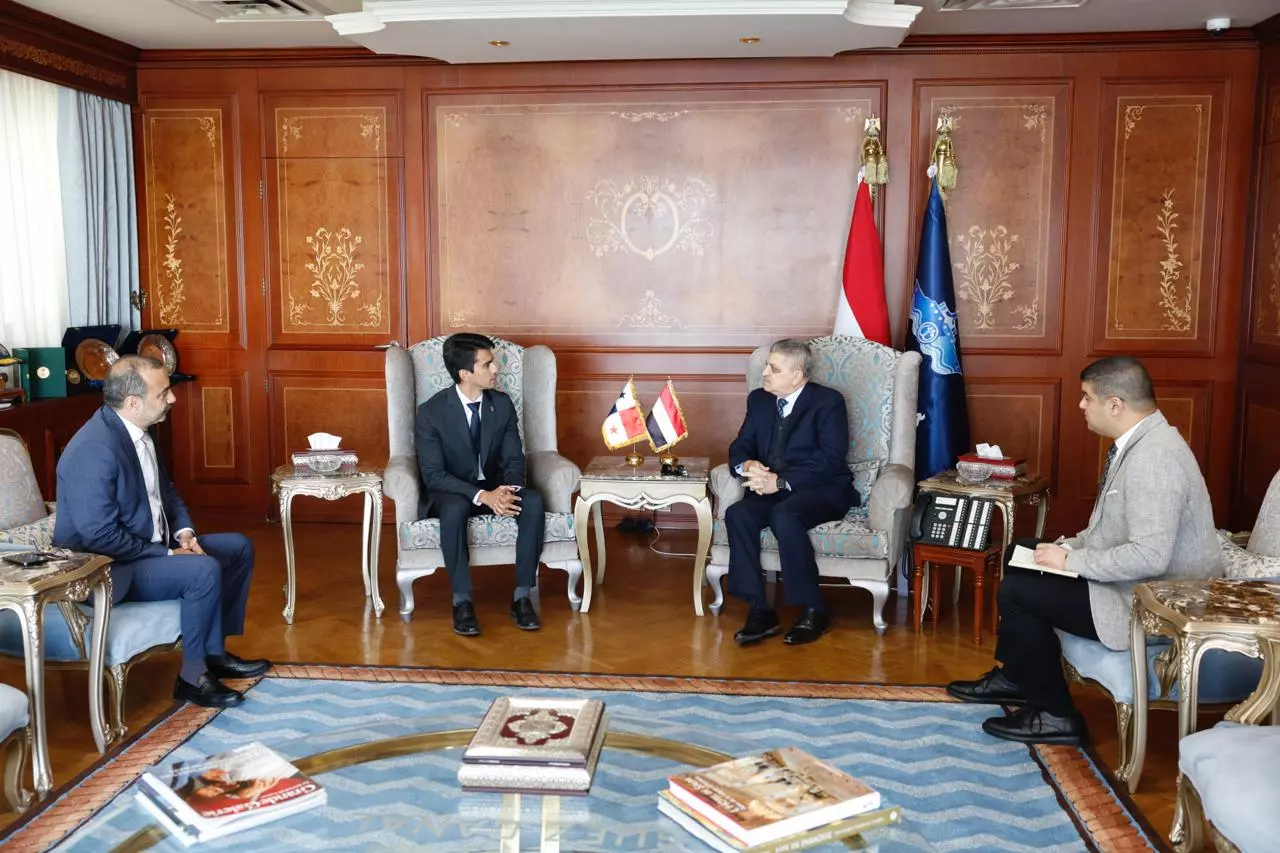 Ced6c63723210f25c6246ac3ae156700