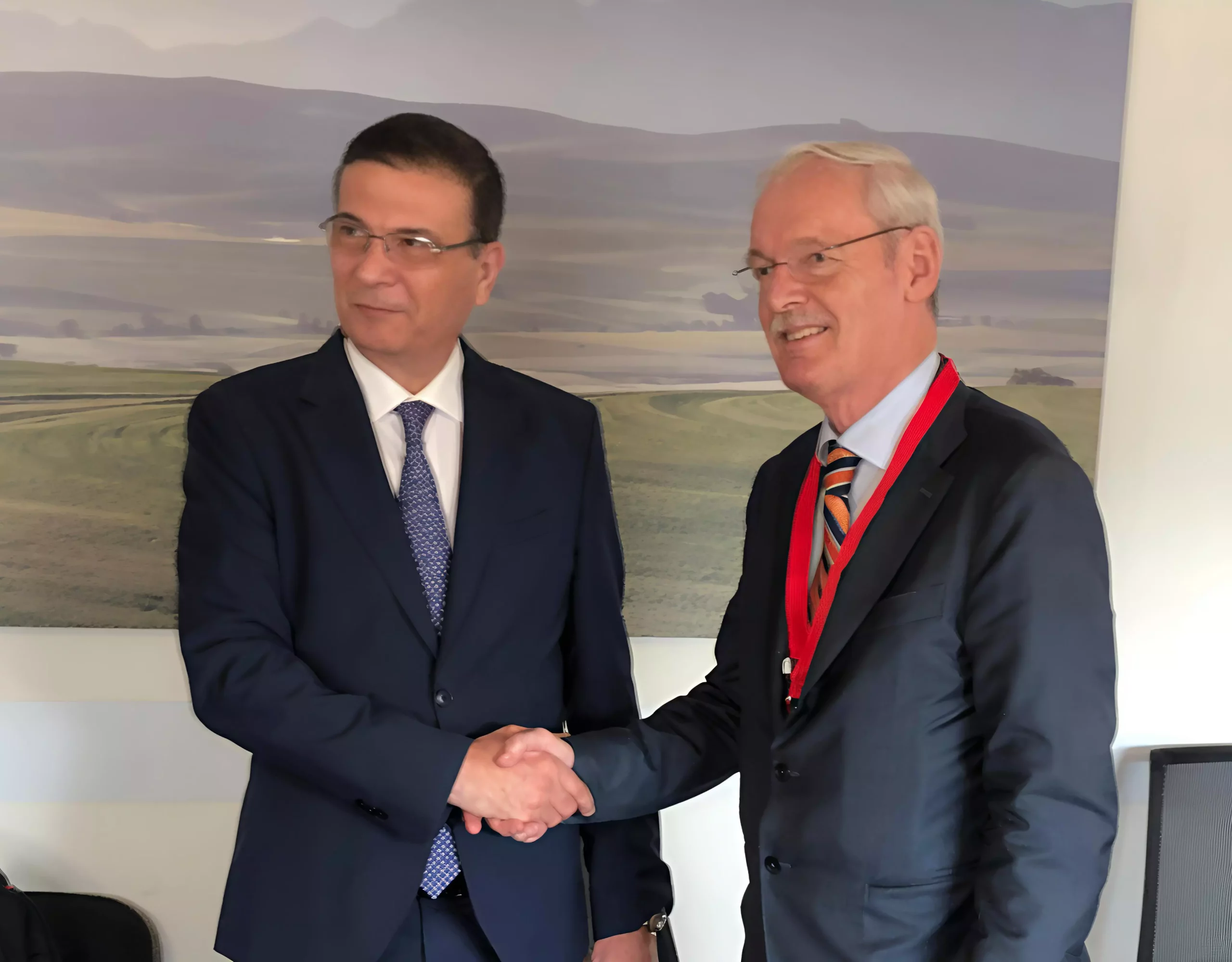 38032ff172f6a1ea60d300f990d1a750