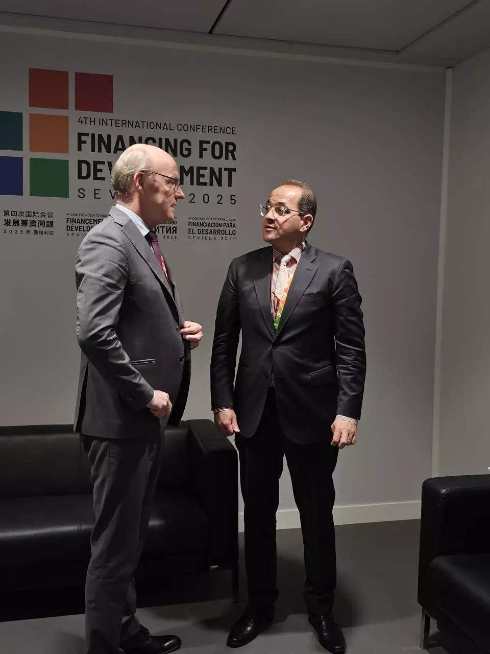 261182f3567f67ffb99e18dd7ca4efdc