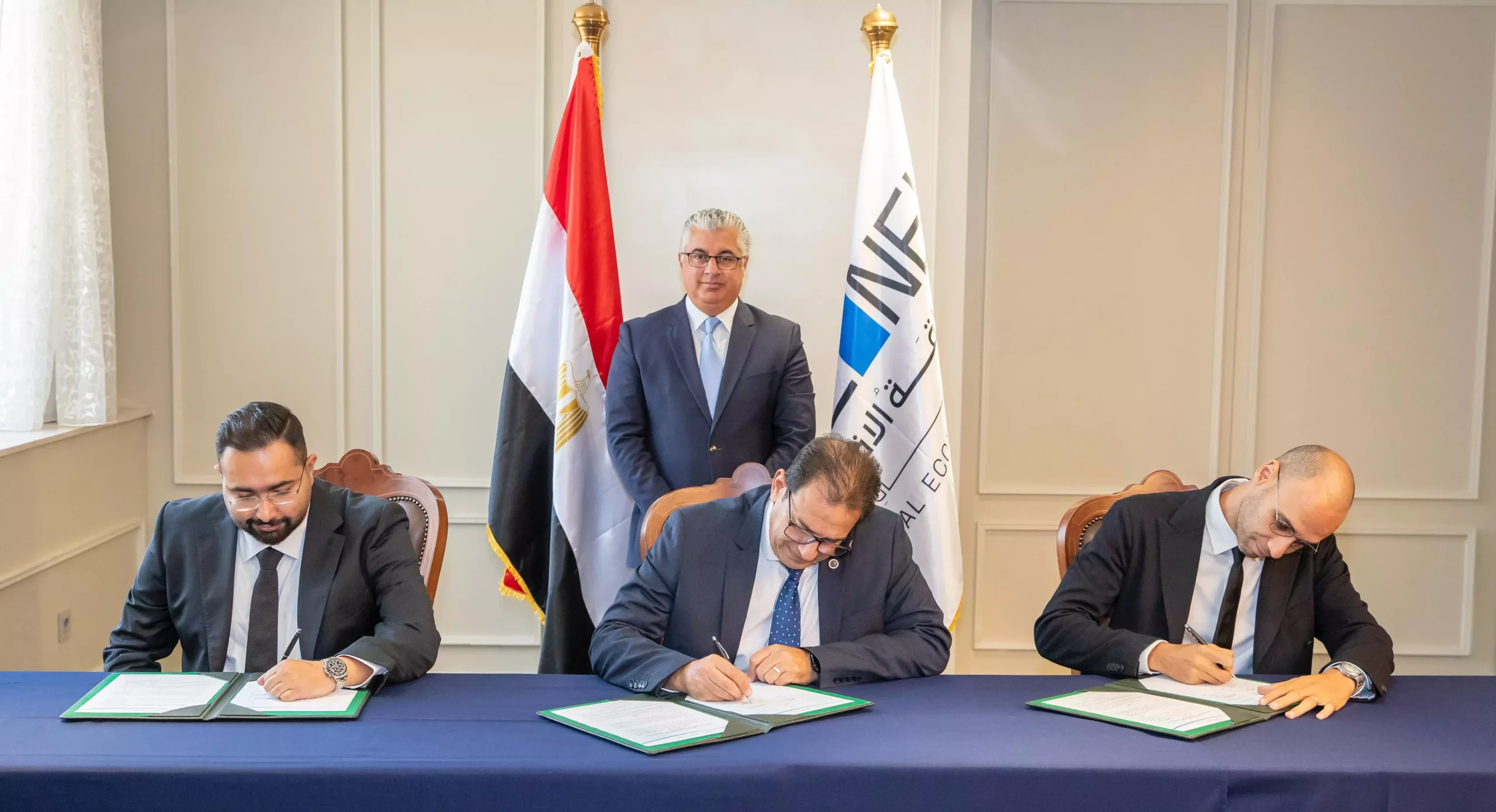 54d16c98daeb19fad3565e5d3e008fea