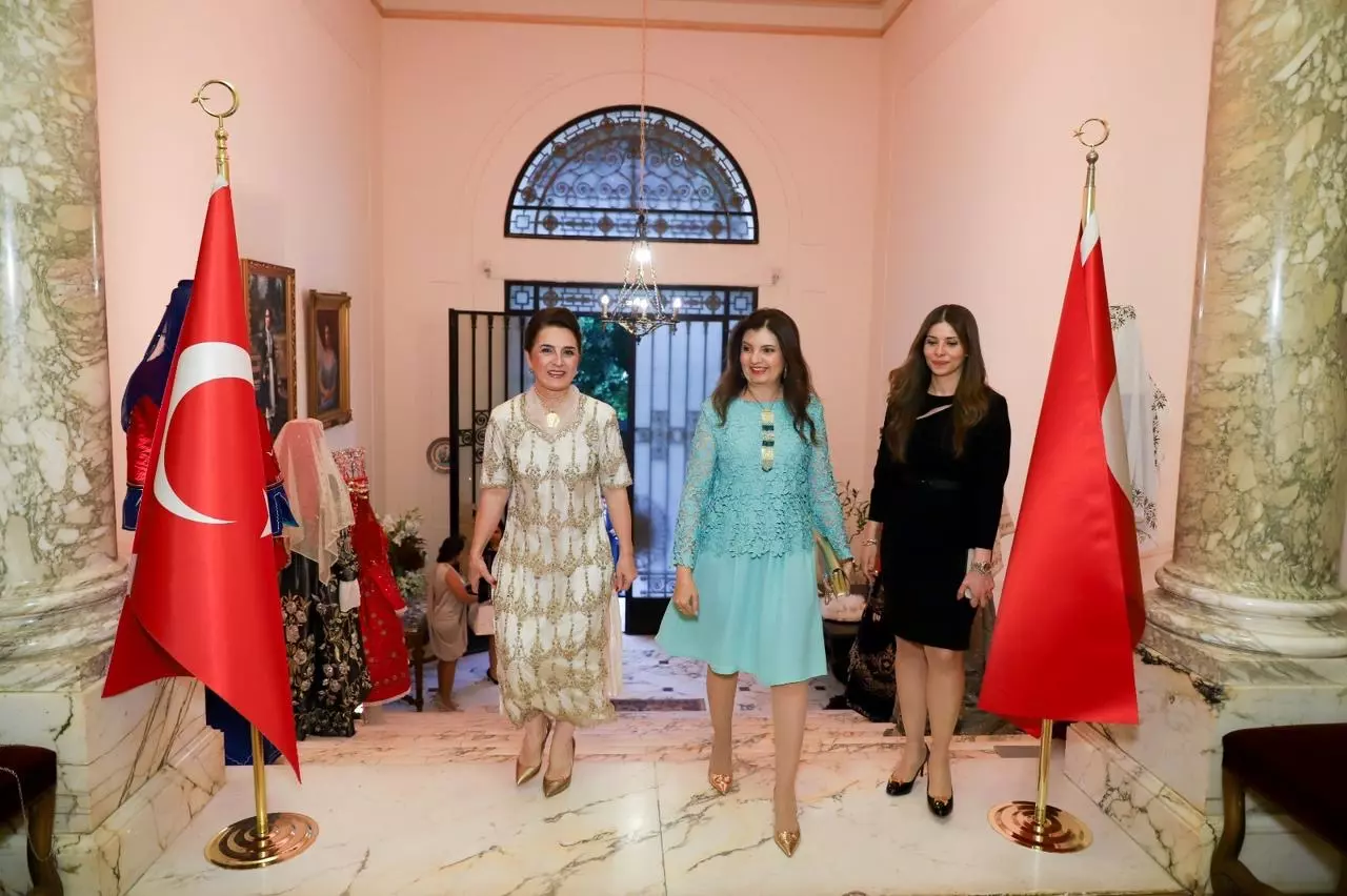 062e992414f540d61628712861d8146b