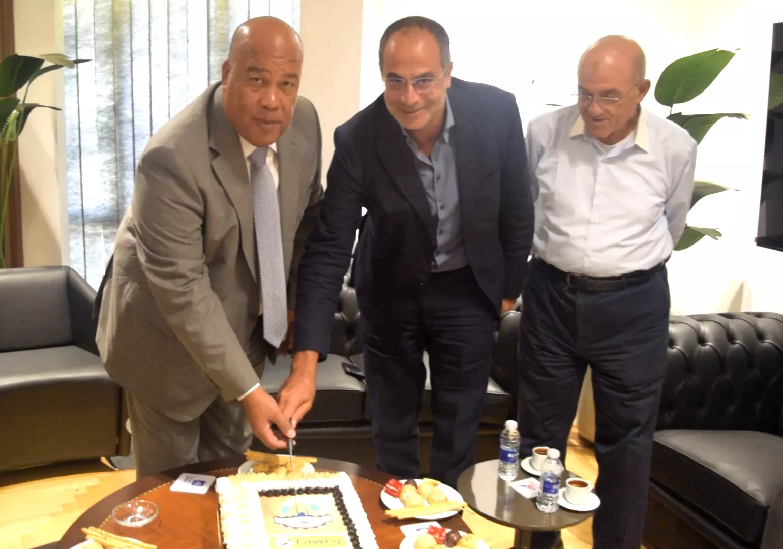 50b723d39555ad243586339c3b7ad982