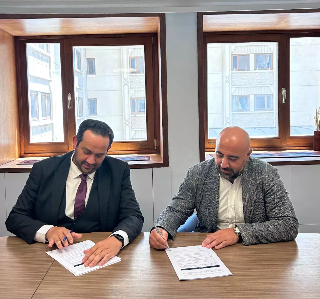 683e811e2c16c67f0a41080f70c1c3a3