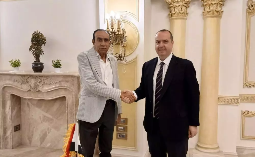 7cf1d2c45d35730a86a297575bb7eceb