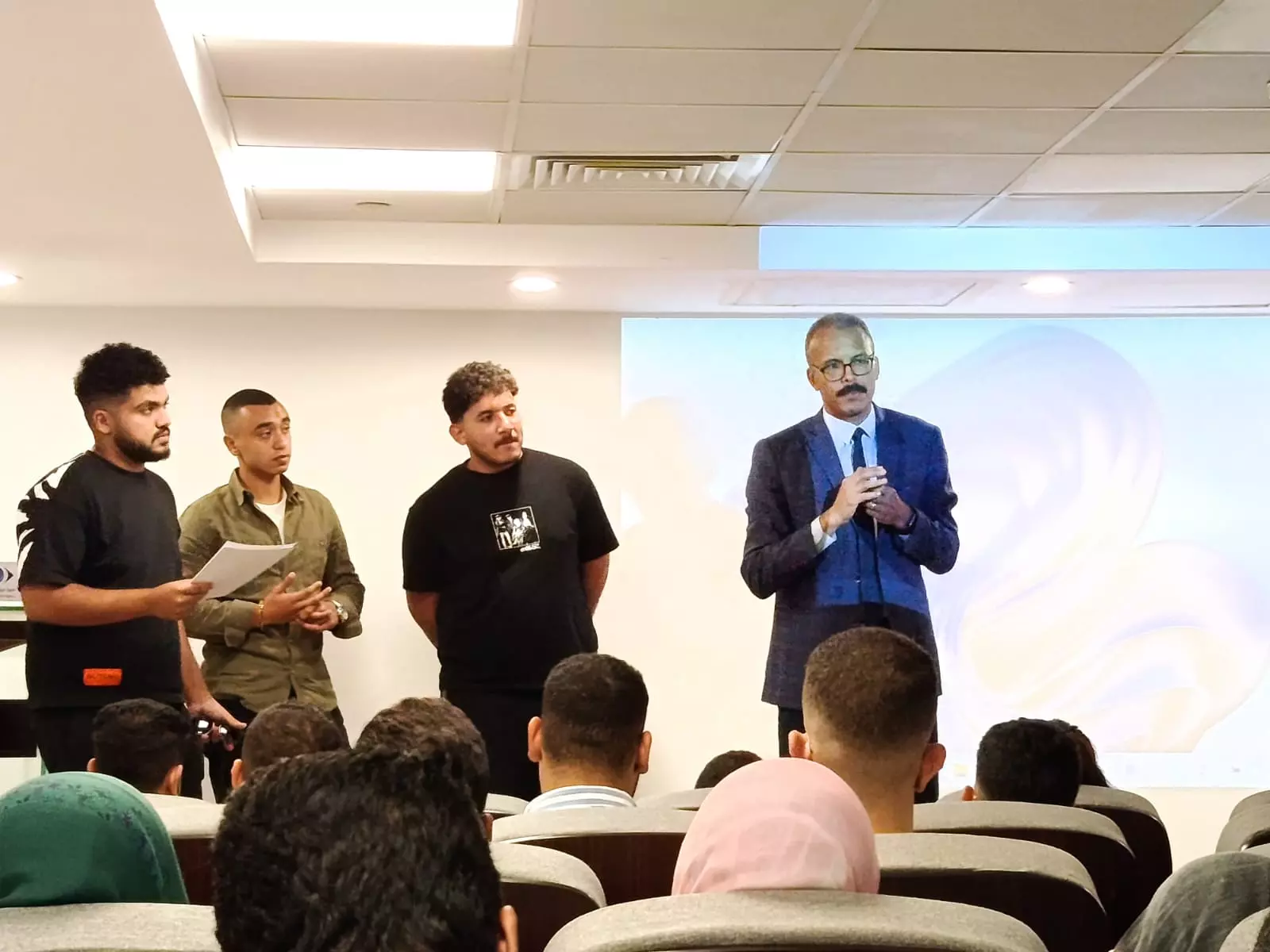 8a85e33deb5b3f4aa2c48f3906a4bc3e