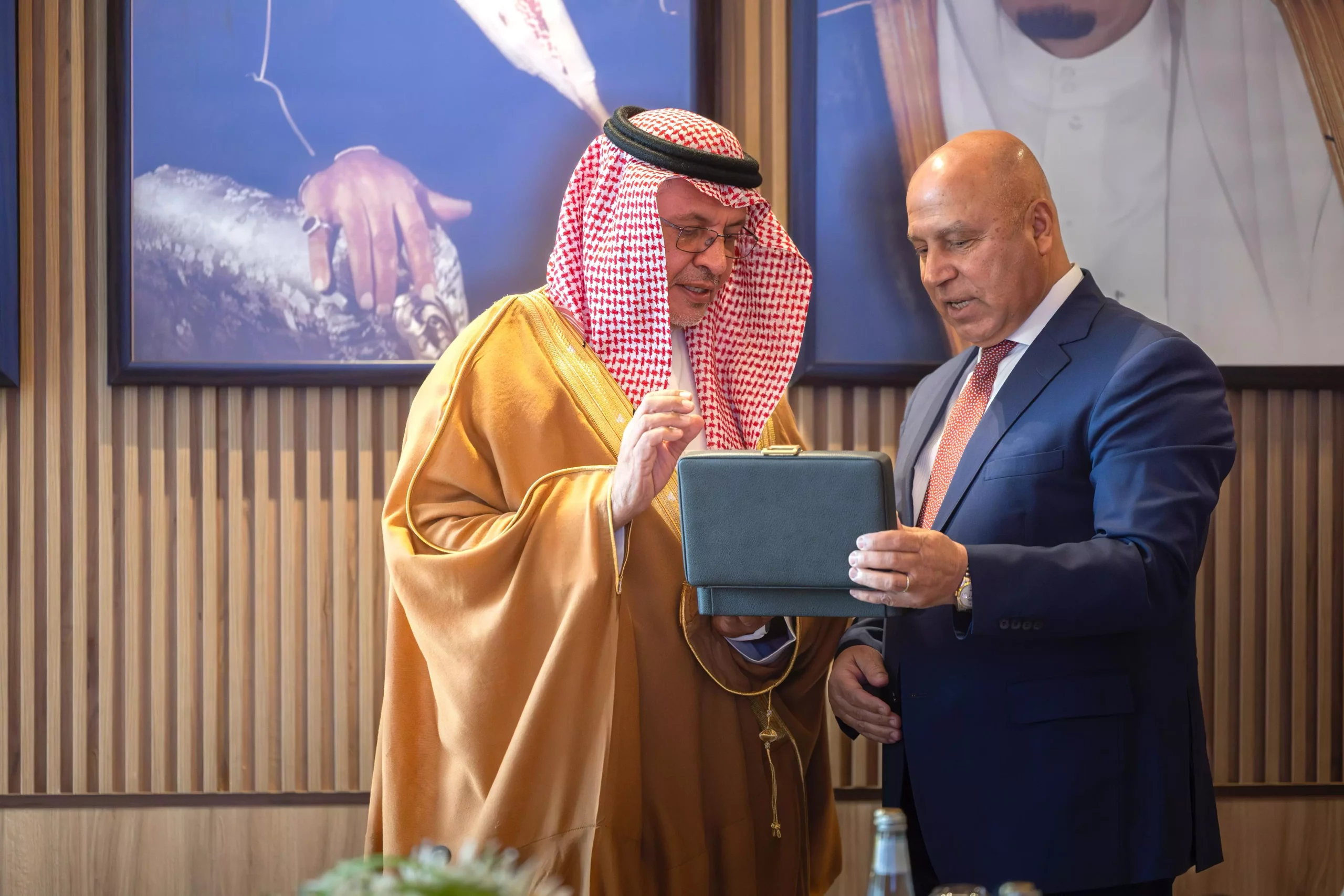 B915277b48b9fb28a6205902dc6b26f0