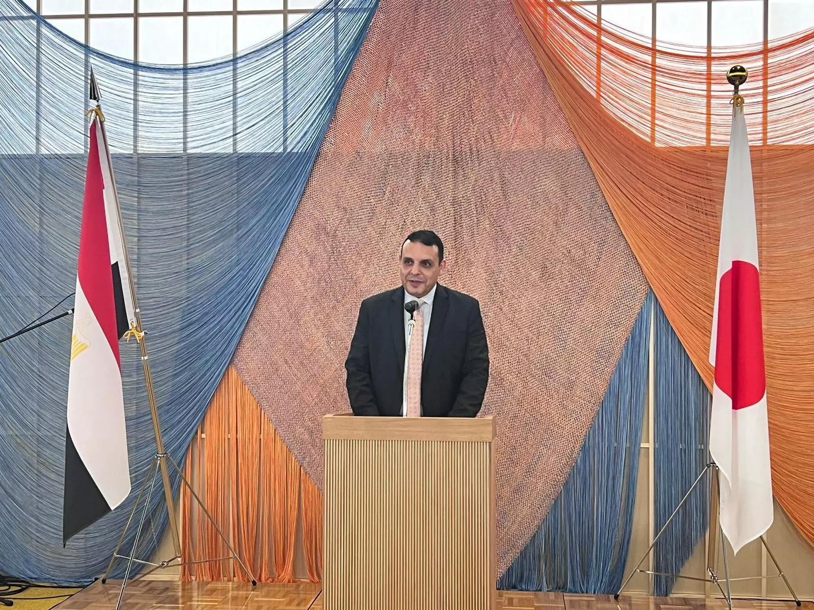 Da92cbb3352c49a01b88bc57882e4828