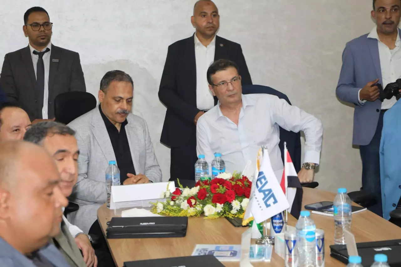 F609a38004ce3dada2990e9e00988e71