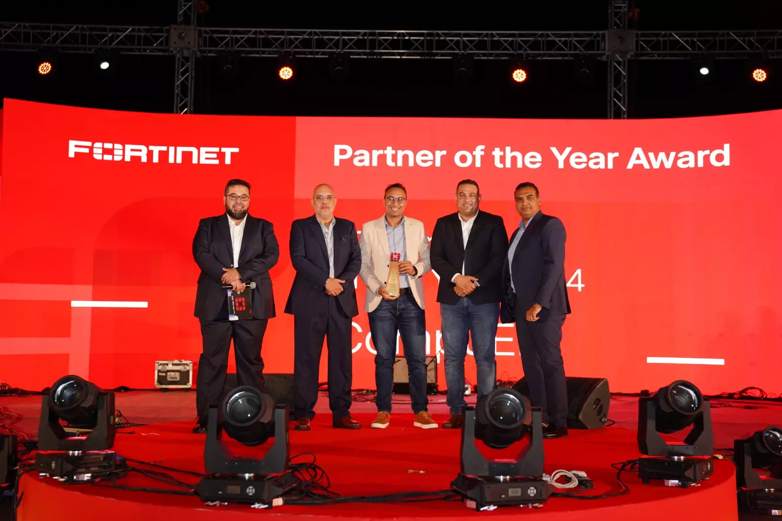 04e9d25873d0b0986fc256e21d4a37f9