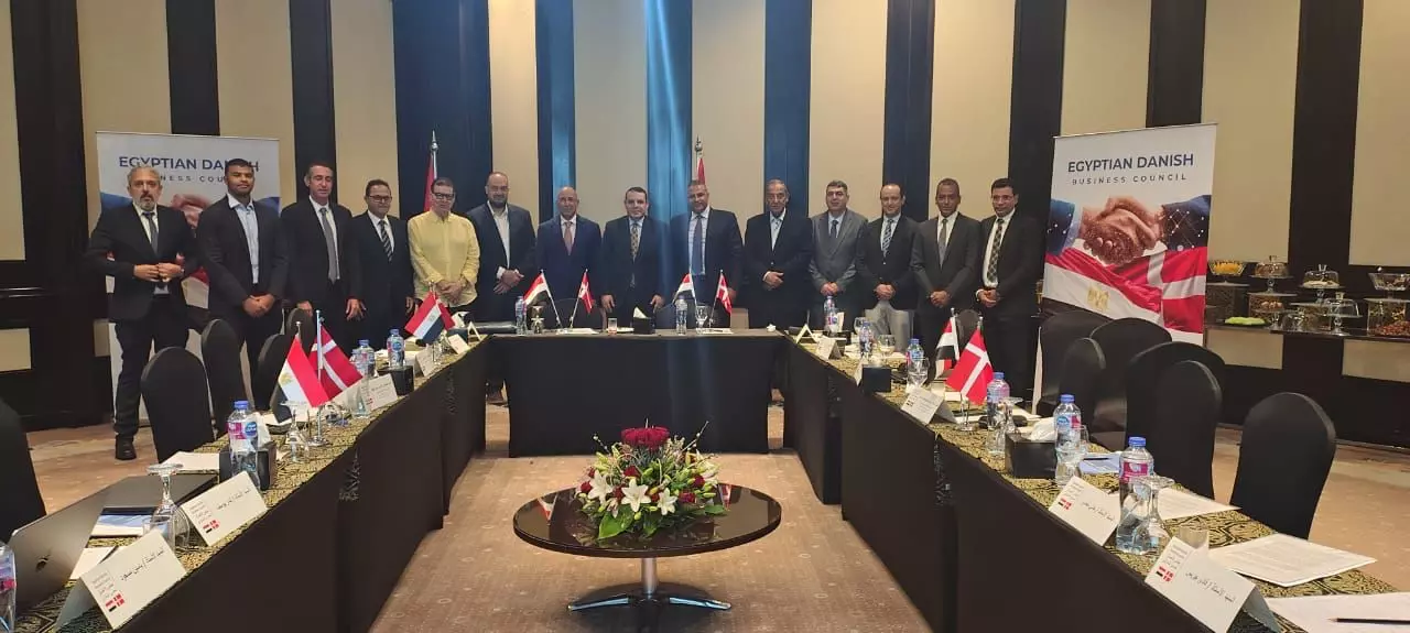 28c07d95271af729841d33a9f6d21e34