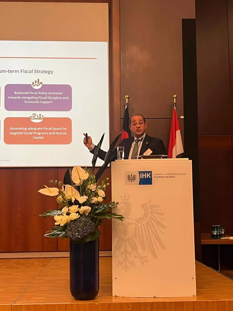 4cfeed716ebd416faa328faff19b9cf5