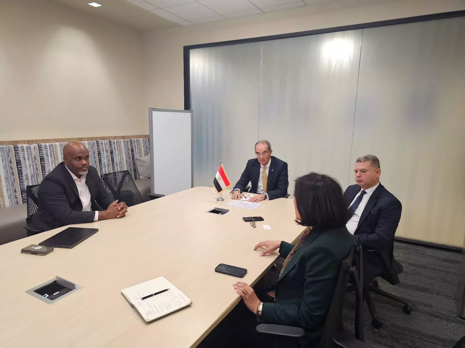 8e108aa2b53964c3deab87e99e5bd96d