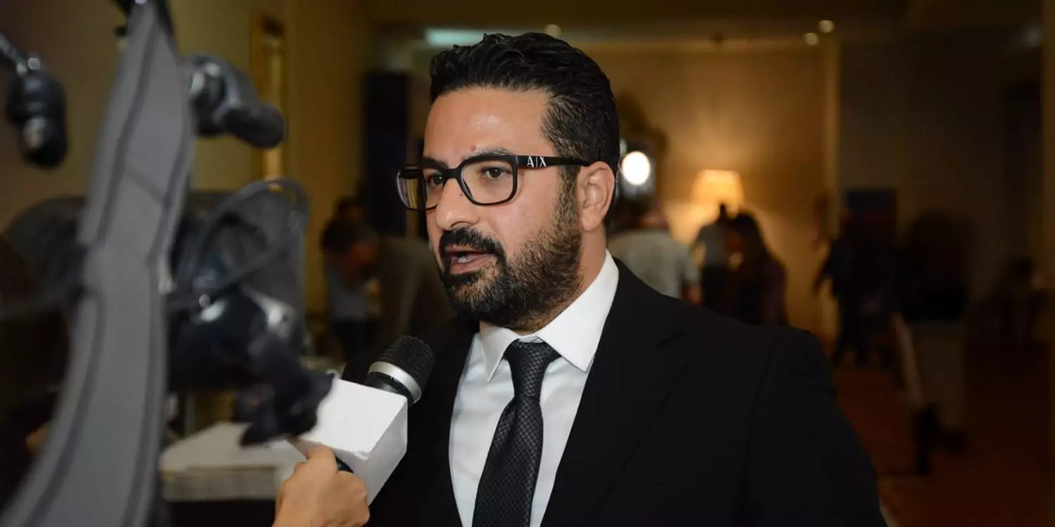 Cffed210395a1d6d04572cbd5eca4e11