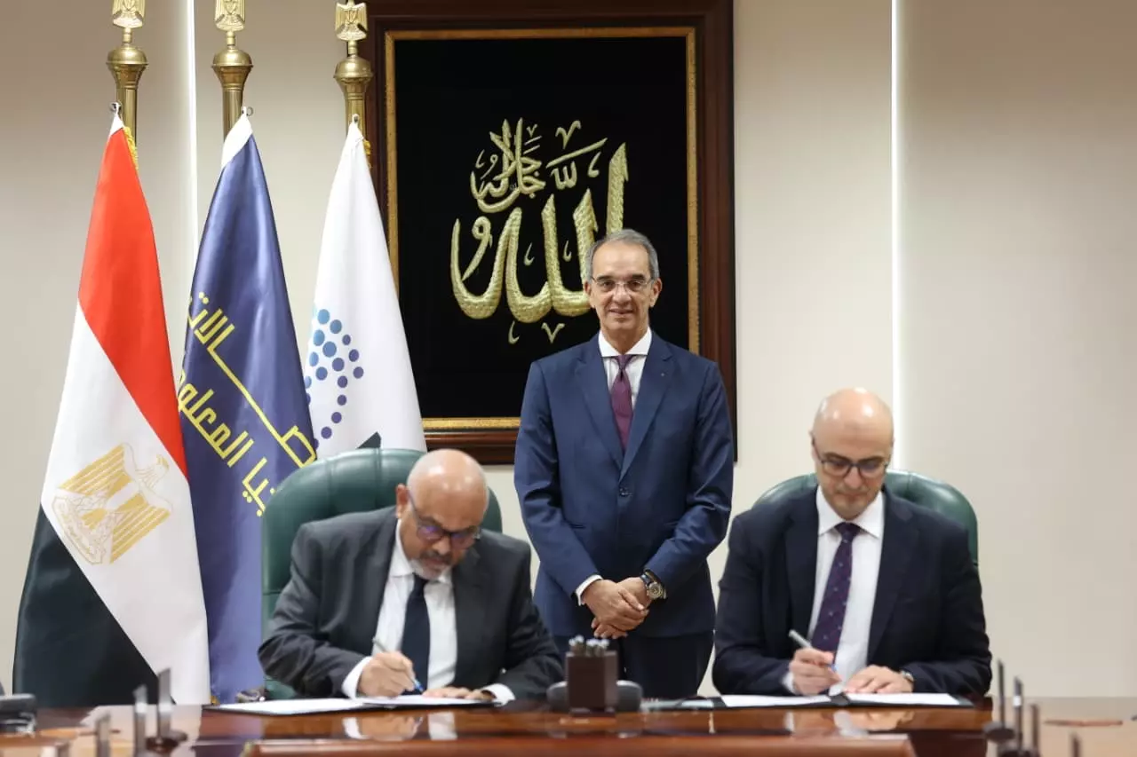 Db0c9c176ab543bb4975786e66ddedf7