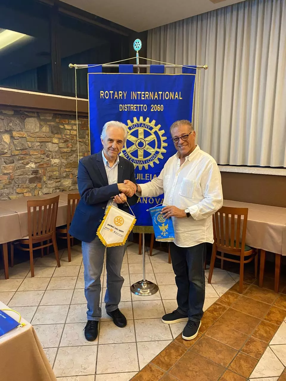 F5841286dda4ee779f8c8361db2bb253