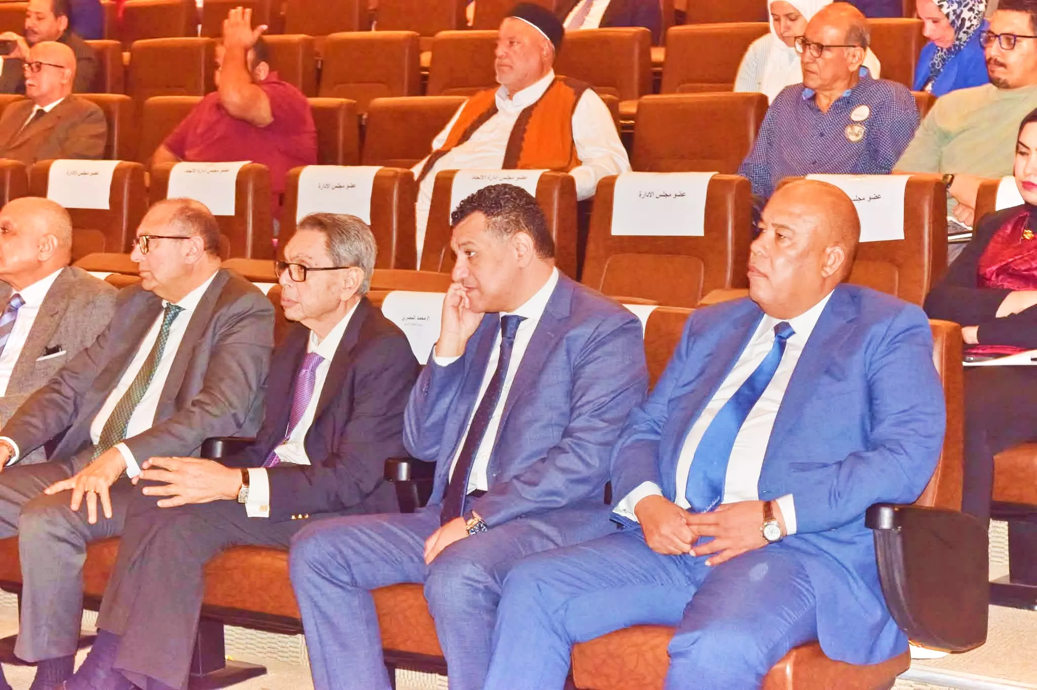 243448f332818f75a56bed7b8813c4a2