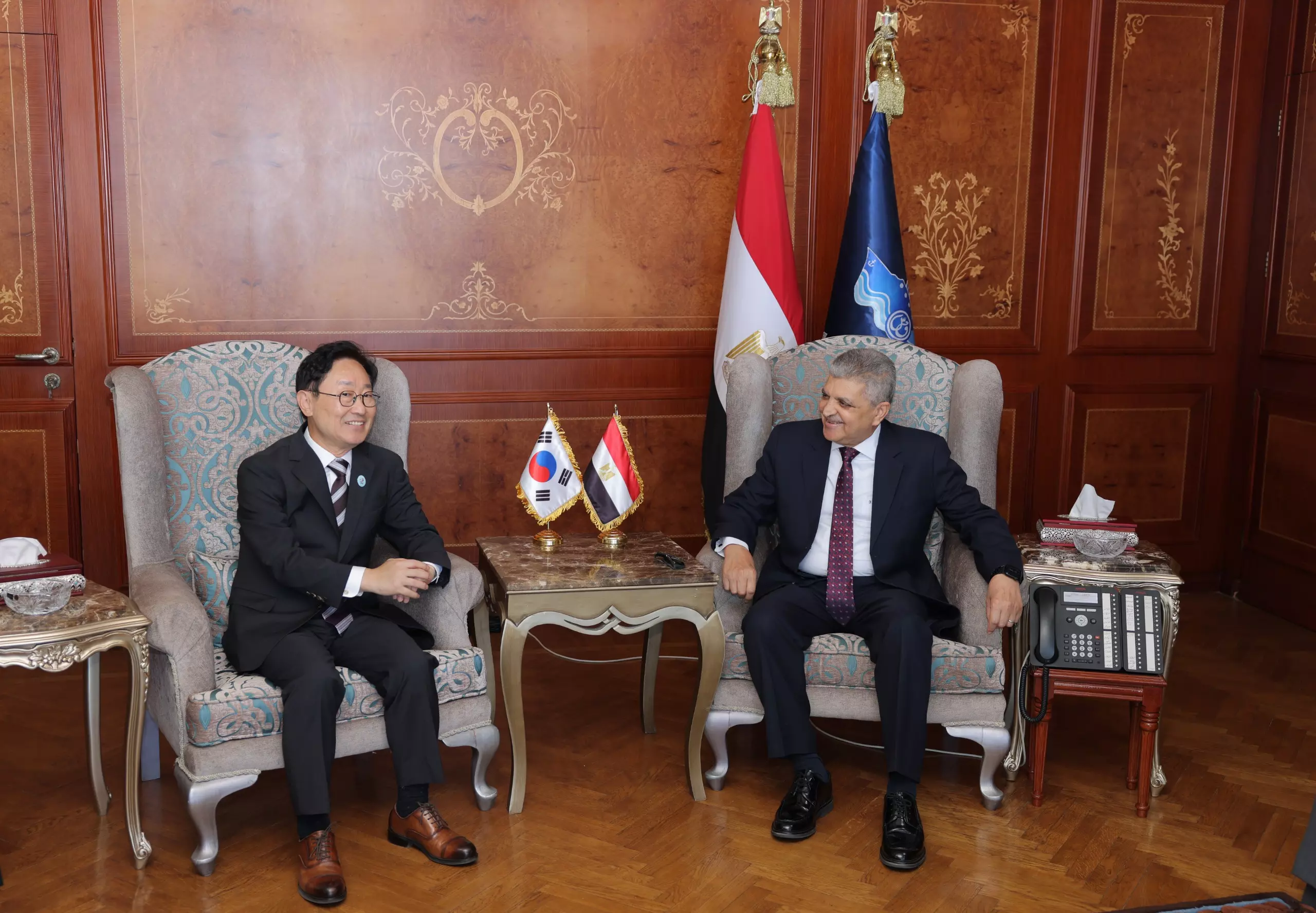 2a4a3bd065ab562bde8810c5d8c58c26