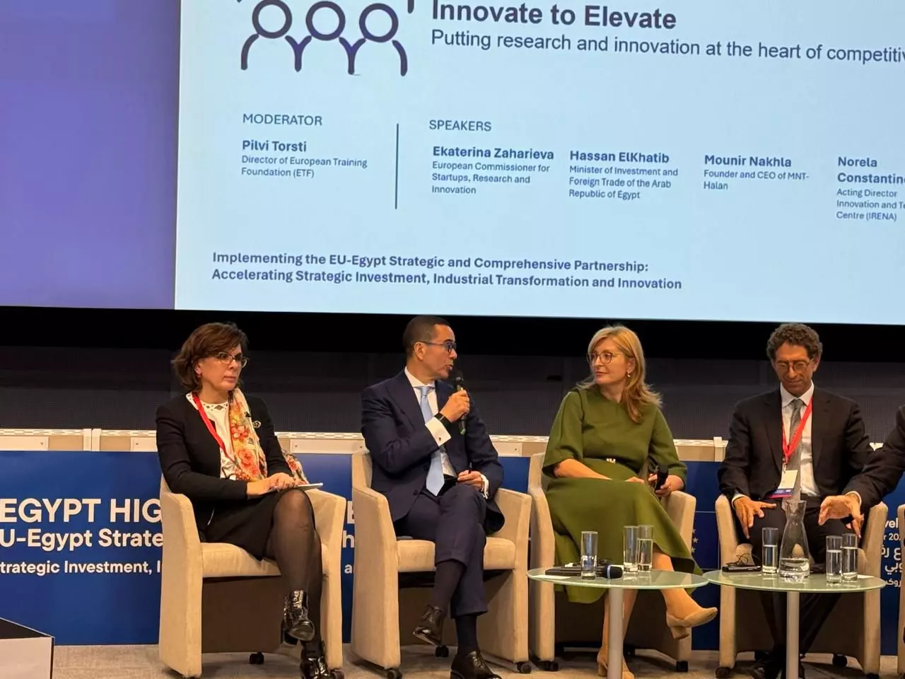 350dd884467a14ca33e17576dcaf21c5