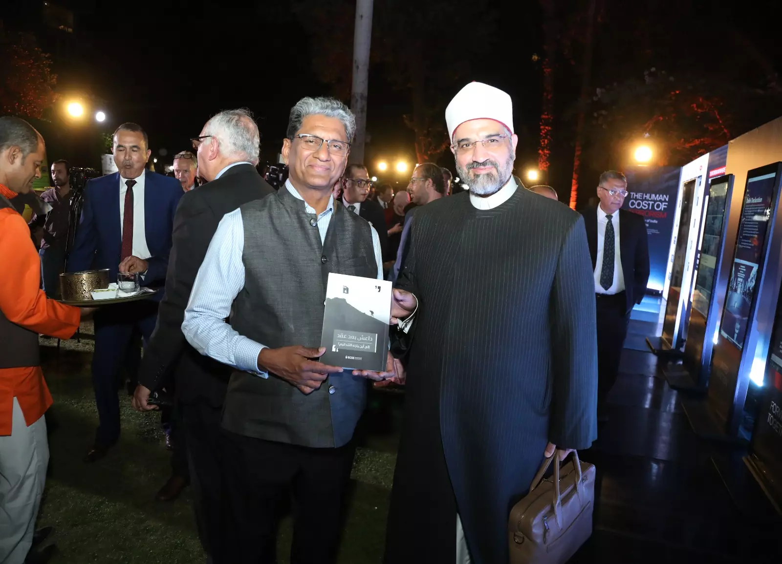 98dbdc77588c69d7f62cf3462882727e