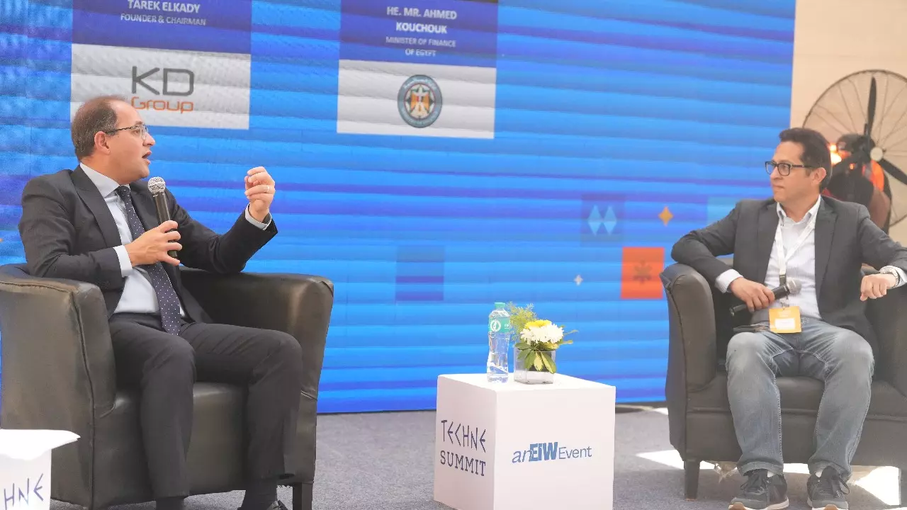 Dce00eaba92e2449f0c468f1e1c068df