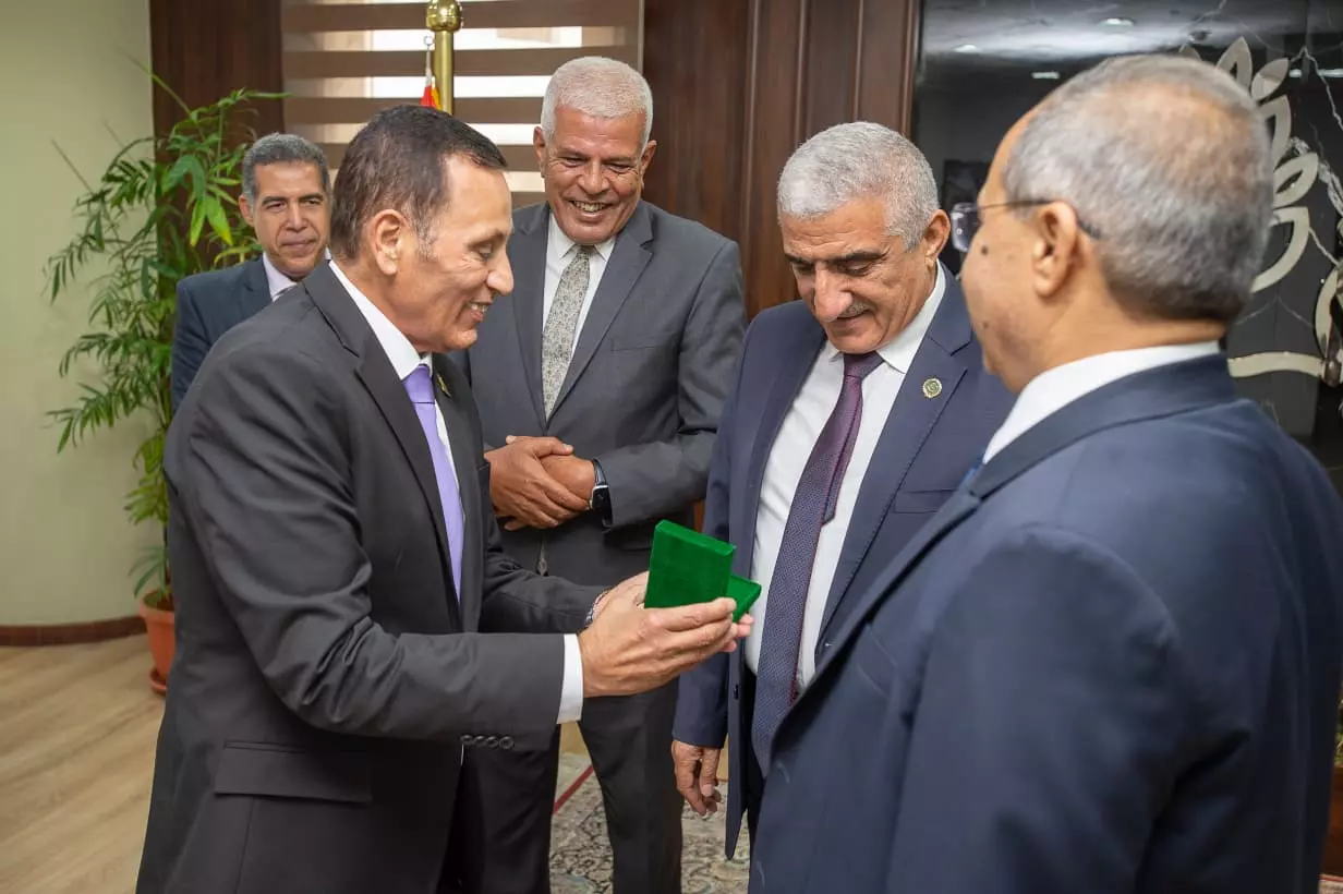 E27012e5f7877185b929c70509f10f37