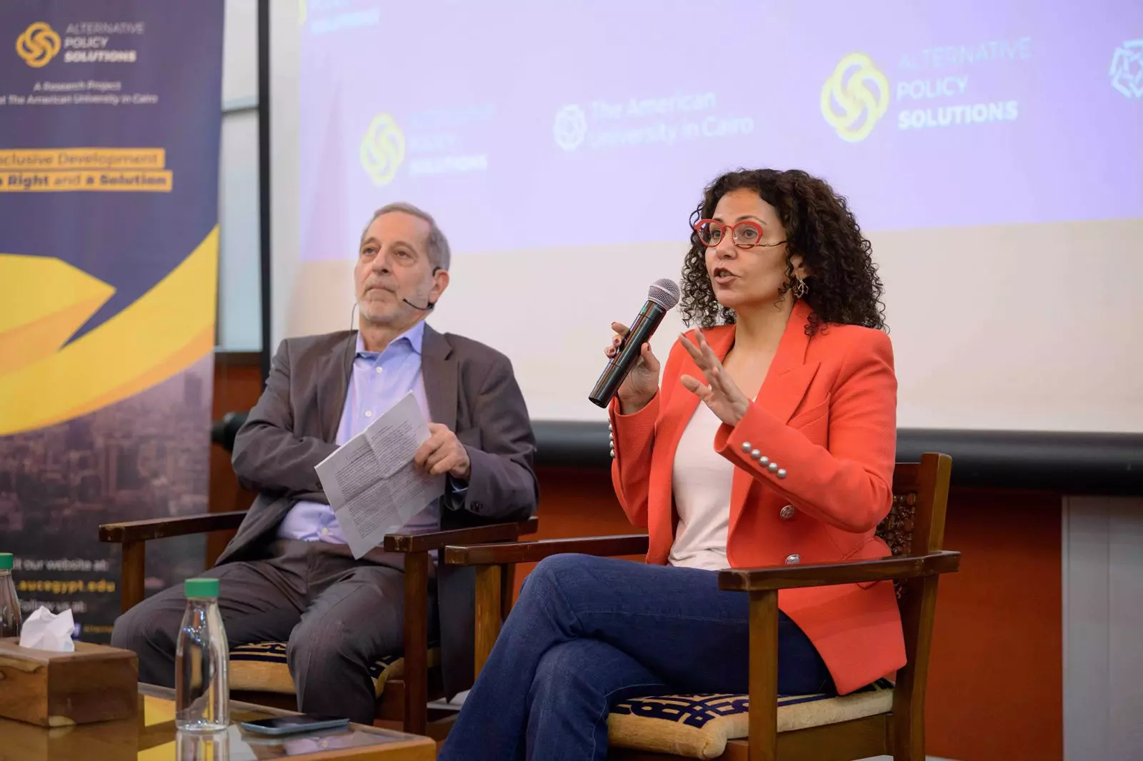 92efde30bdb0928ab404d7ebbe9ef32e