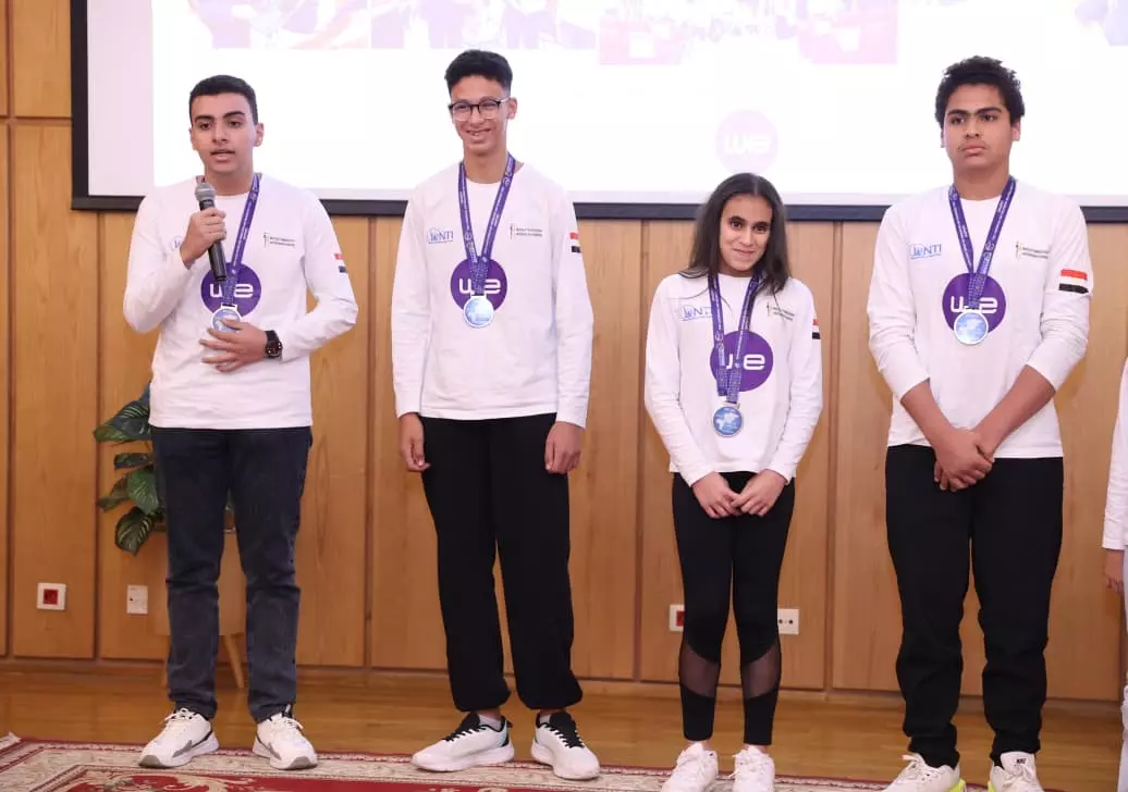 Dd35f921a105aa309cbe80952e4d2784