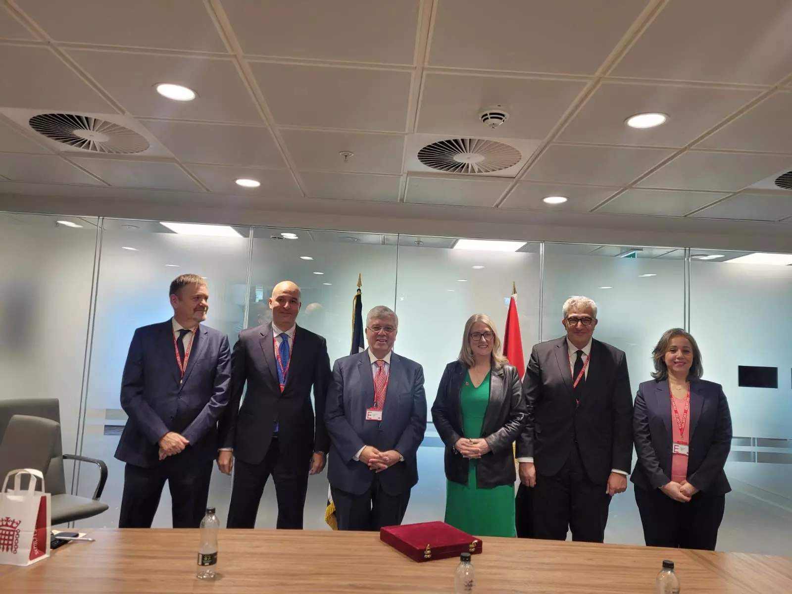 F2932e75b209b0f927e42b1016ee7c46