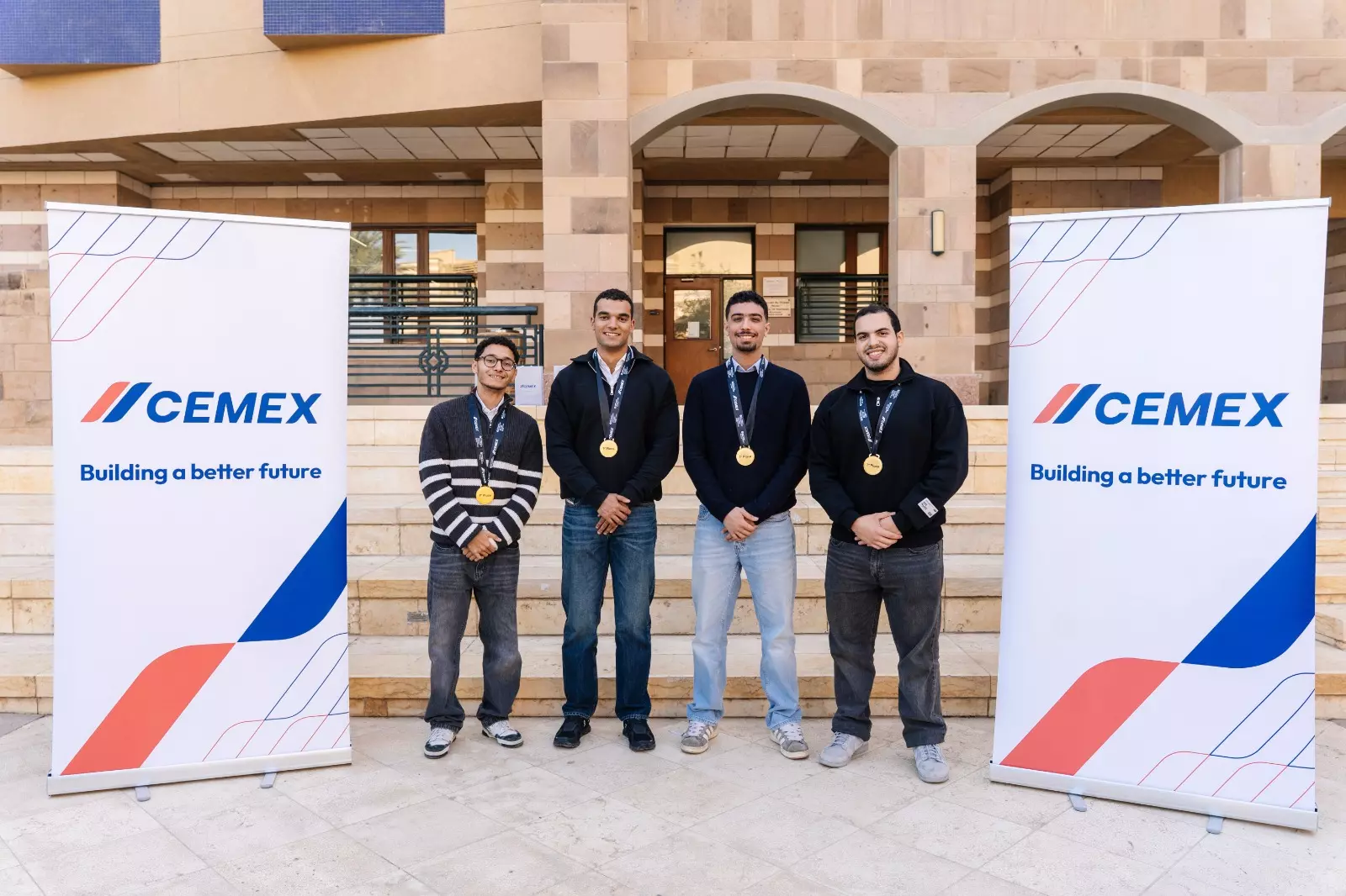 022afbb6baf2197e0ee4f2608ff934cd