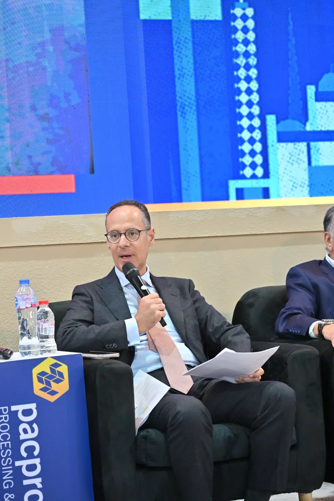 21c7d67ffaa0e34445e3a52e4add62ed