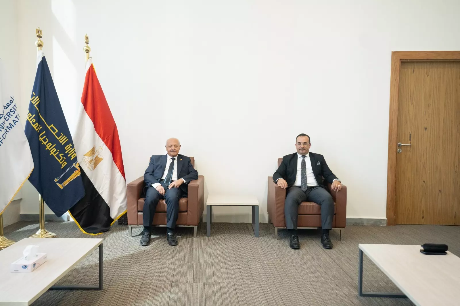 7da4f328935eee53aa3d0693183392b1