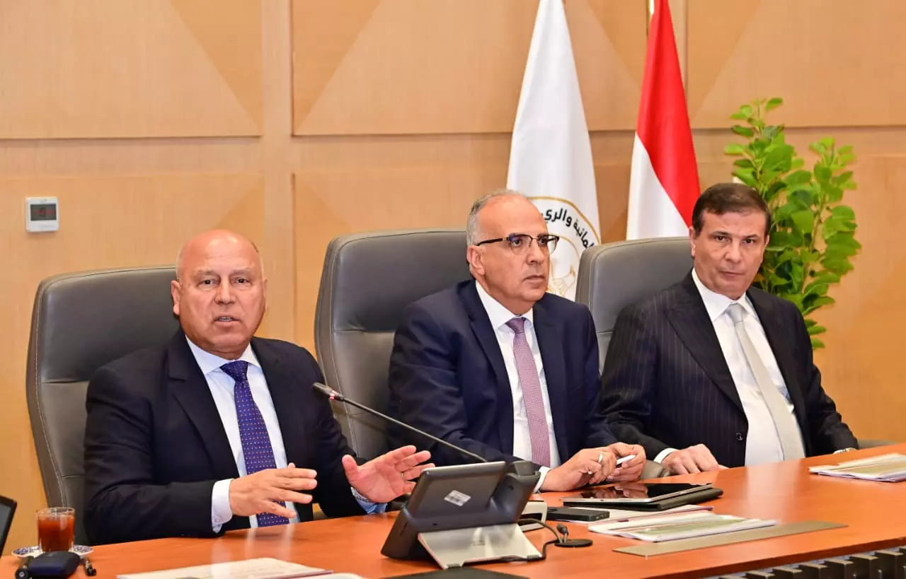 8dae38f9e33cbfdeb81724a161b14918