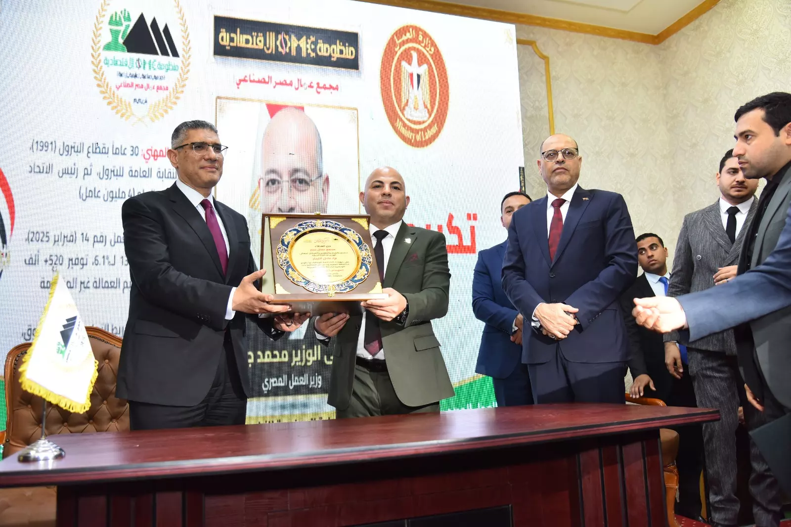 Dcb7e0ae4e2264ffaaa40be5421c06f4